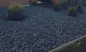 Steingarten am Hauseingang