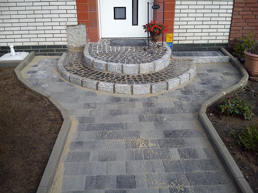 Randbefestigung mit neuem Eingang